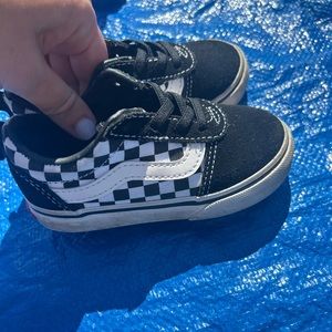 Vans checkered size 7